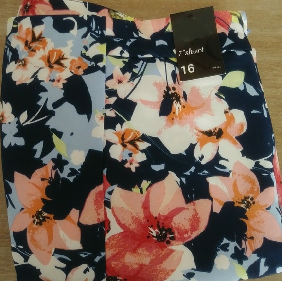 New York & Company Pants - New York & Company Large Floral Print Shorts